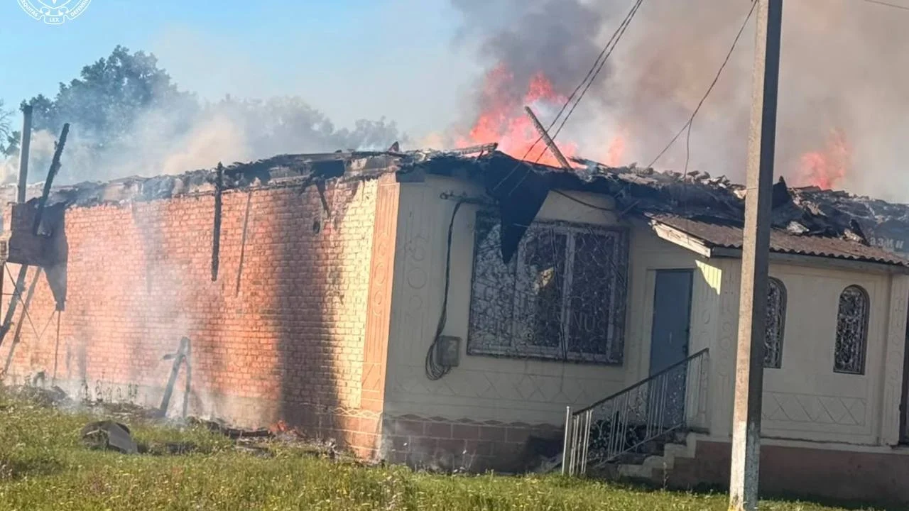 Росіяни масовано обстріляли Куп’янщину: один цивільний загинув, поранено жінку