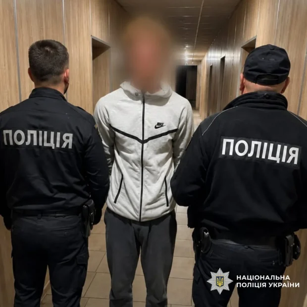Нічний підпал авто в Салтівському районі Харкова: правоохоронці затримали 19-річного молодика