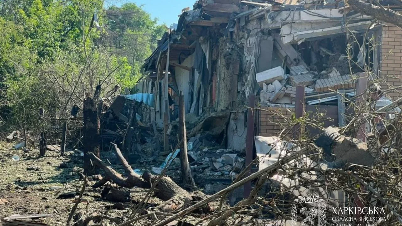 Ракетний удар по Харкову: під обстрілом опинилися два райони, 11 людей постраждали (фото)