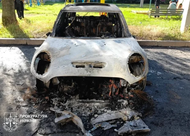 Серія підпалів авто у Харкові: 17-річній дівчині повідомили про підозру
