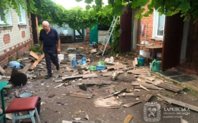 Масовані удари по Харкову та семи районах області: двоє загиблих, дев’ятеро поранених, пошкоджено комбайн і банк