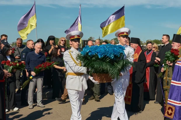 У Харкові поклали квіти до могил полеглих захисників України