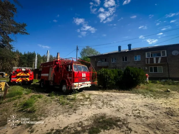 Ракетний удар по Балаклії: надзвичайники врятували жінку, ще двоє людей дістали поранення