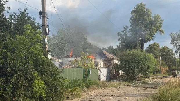 Подвійний удар по центру Балаклії: поранено трьох людей, зруйновано приватні та багатоквартирні будинки