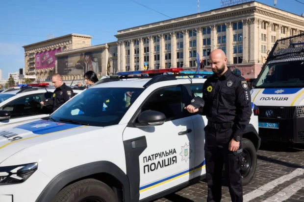День пам'яті захисників України: у Харкові вшанували полеглих героїв хвилиною мовчання та ініціативою «Стіл пам'яті» 