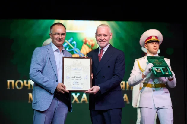У День міста Терехов вручив відзнаки новим «Почесним громадянам міста Харкова»: список нагороджених