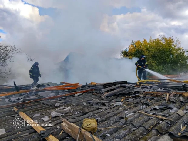 Удари реактивних дронів по Лозовій: рятувальники ліквідували пожежі на 140 м²