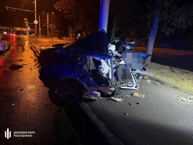 Смертельна ДТП у Харкові: ДБР розслідує автокатастрофу на проспекті Героїв Харкова, у якій загинули нацгвардієць та пасажирка