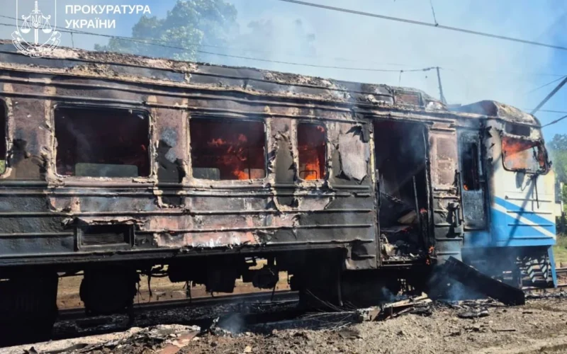 Російський безпілотник атакував електропотяг на Харківщині: одна людина загинула, ще вісім постраждали (фото)