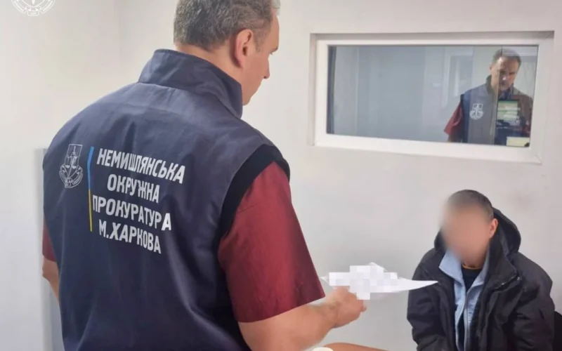 Різанина у Харкові: чоловік ледь не вбив знайомого та пограбував його співмешканку