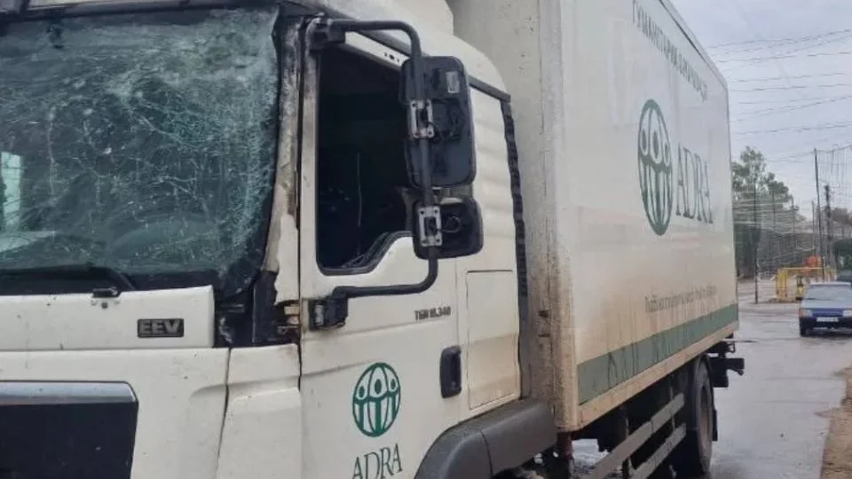 В Золочеві росіяни завдали удару по автомобілю, де роздавали гумдопомогу