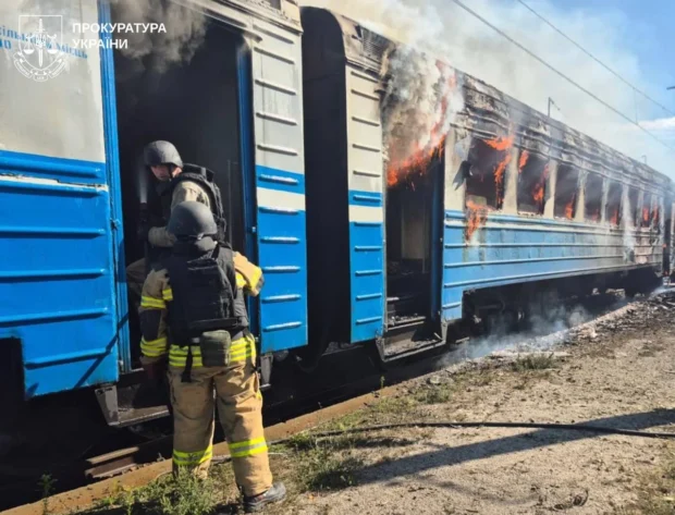 Російський безпілотник атакував електропотяг на Харківщині: одна людина загинула, ще вісім постраждали