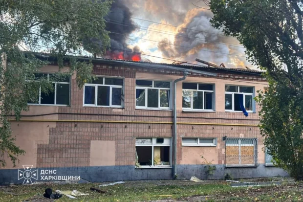 Ракетний удар по Чугуєву: рятувальники ліквідували пожежу на підприємстві