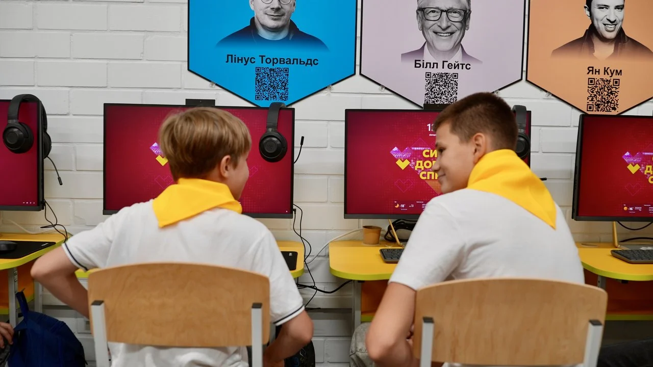 У підземній школі Харкова Betking Foundation облаштував сучасний комп’ютерний клас для дітей
