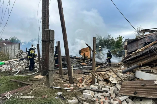 Російська атака на Богодухівщину: у селищі Золочів російський БпЛА влучив у приватний будинок