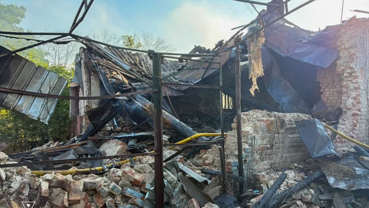 Російський удар БпЛА по Катеринівці на Харківщині: загинула жінка, 13-річний підліток зазнав важких опіків (фото)