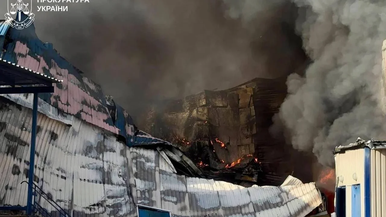 Росіяни вдарили по поштовому відділенню в Харкові: одна людина загинула, четверо поранено