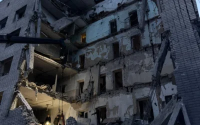 В Ізюмі 31 жовтня оголосили днем жалоби за загиблими від авіаудару росіян по житловій п’ятиповерхівці