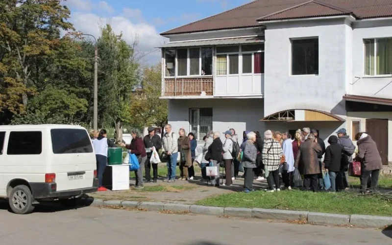 Благодійний фонд Павла Фукса продовжує роздавати гарячі обіди у Харкові: опубліковано новий графік на тиждень