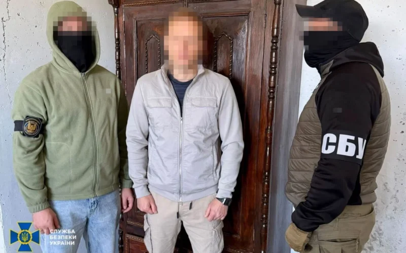 Шпигував у лавах ДШВ за обіцянку втечі до рф: на Харківщині затримали агента спецслужб ворога