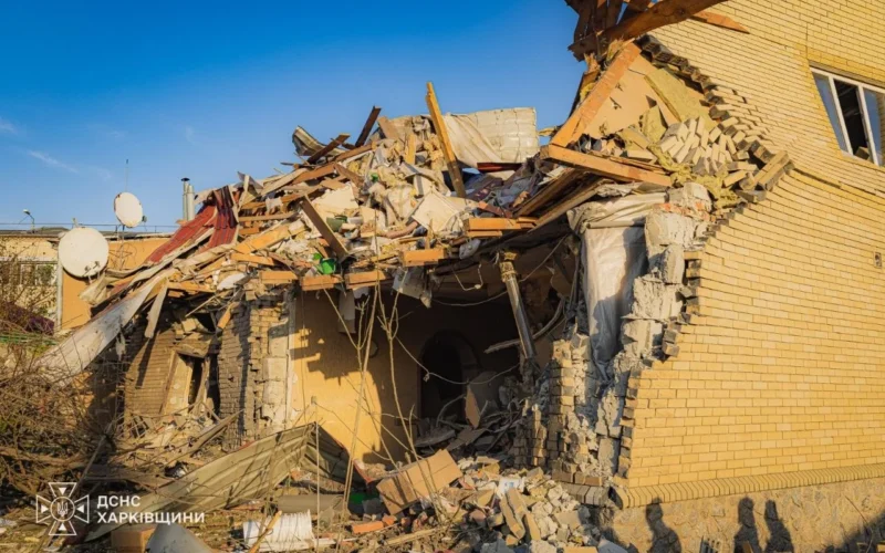 Російський удар по Новобаварському району Харкова: поранено 9 людей (фото, відео)