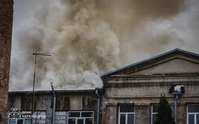 Росіяни атакували підприємство у Слобідському районі Харкова: спалахнула масштабна пожежа (відео)