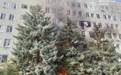 У Харкові внаслідок удару по поліклініці постраждали п’ятеро людей: росіяни застосували «Бандероль» (фото)