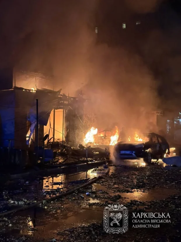 У передмісті Харкова росіяни влучили в ТЕЦ та поблизу магазину: є загиблі та поранені