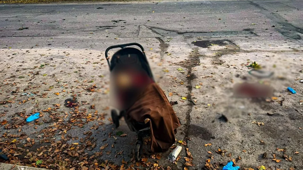 Росіяни вдарили по центральному парку Нової Водолаги: загинули шестеро людей, серед них троє дітей (фото)