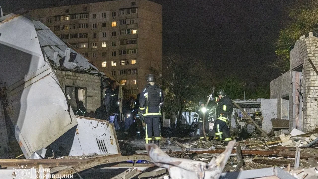 Росіяни обстріляли Новобаварський район Харкова з РСЗВ: двоє загиблих, четверо поранених (фото)