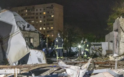 Росіяни обстріляли Новобаварський район Харкова з РСЗВ: двоє загиблих, четверо поранених (фото)