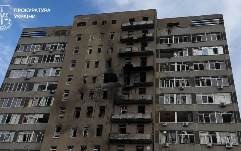 Росіяни вдарили по Харкову та області: загинула жінка, ще 10 людей постраждали, серед них — двоє дітей (відео)