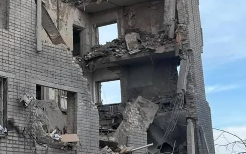 Внаслідок російського авіаудару по місту Ізюм постраждали 11 людей