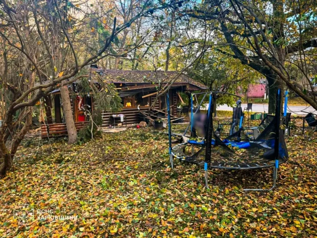 Росіяни вдарили по центральному парку Нової Водолаги: загинули дві жінки та немовля, 14 поранених