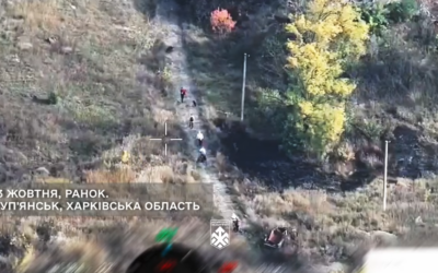 У Куп’янську росіяни використали цивільних як «живий щит» і обстріляли їх з артилерії (відео)