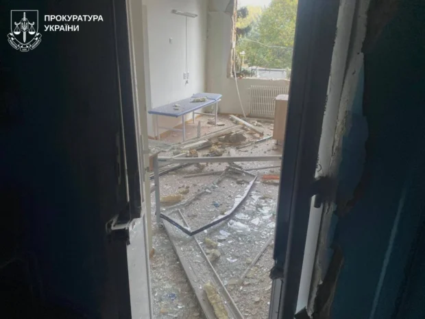 У Харкові внаслідок удару по поліклініці постраждали п’ятеро людей: росіяни застосували «Бандероль» 