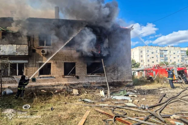 Атака БпЛА на Шевченкове: у селищі спалахнули будинки