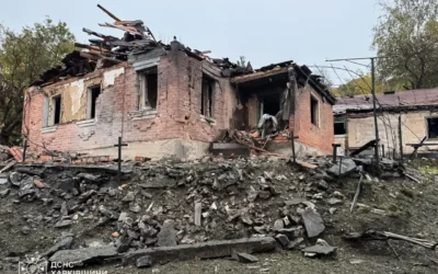 Внаслідок російського авіаудару по Ізюму поранено трьох людей (фото)